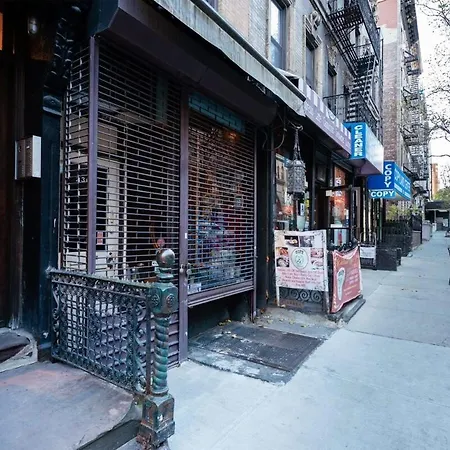 83-2Fe Ues Central Park Newly Furnished Studio